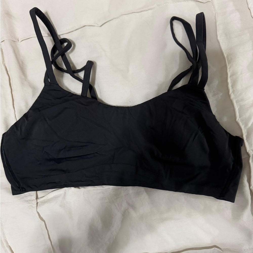 Lululemon sports bra size 6
